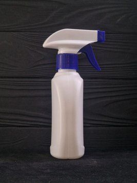 Пластиковый (HDPE) белый флакон 300 мл стандарта 28/410 с бело-синим триггером 2822781-01+2904999 фото