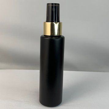 Пластиковый (HDPE) черный флакон 24/410 &laquo;Астра&raquo; 100 мл с черно-золотым распылителем &laquo;Classic-SG Type 1&raquo; с 2805938-03+2900004-04 фото