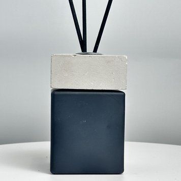Флакон для диффузора Square-black mate 100 мл стеклянный с крышкой &laquo;square-concrete&raquo; серой горло 28 мм бетонной квадратной 3002574-02+3100004-01+P00 фото