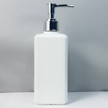 Пластиковый (HDPE) белый флакон &laquo;Квадрат&raquo; 500 мл стандарта 28/410 с серебристым дозатором 2805944-01+2900015 фото